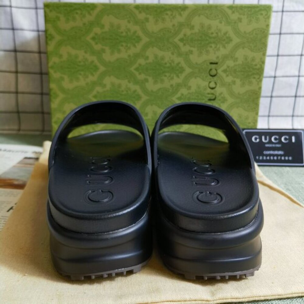 Gucci Women‘s Black interlock G Platform Sandals - Picture 4 of 6